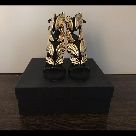 Size 8 Giuseppe Zanotti high heel - Picture 5 of 7